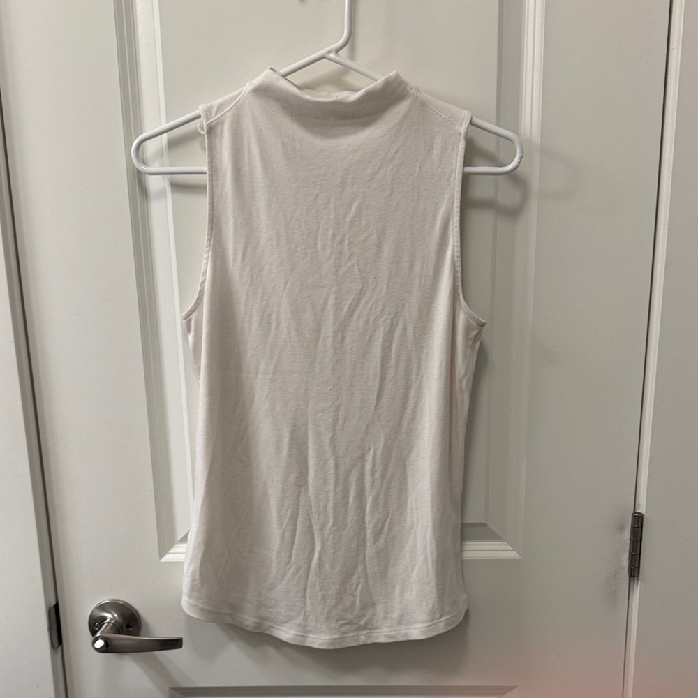Kit & Ace Elegant White Sleeveless Office to Outings Normcore  Tank Top; Medium